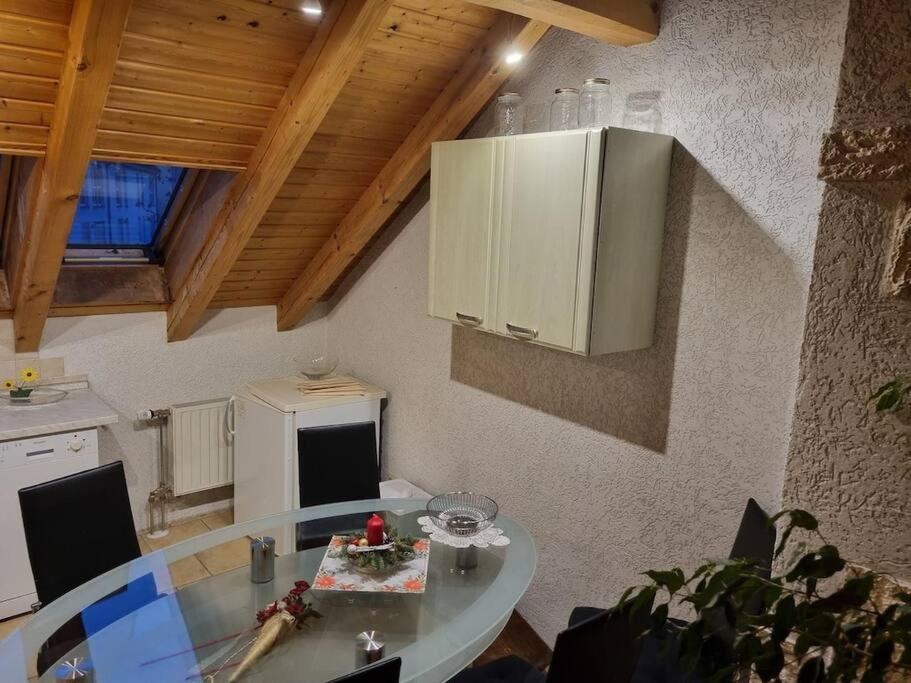 Gemuetliche Dachgeschosswohnung Ерфурт Екстериор снимка